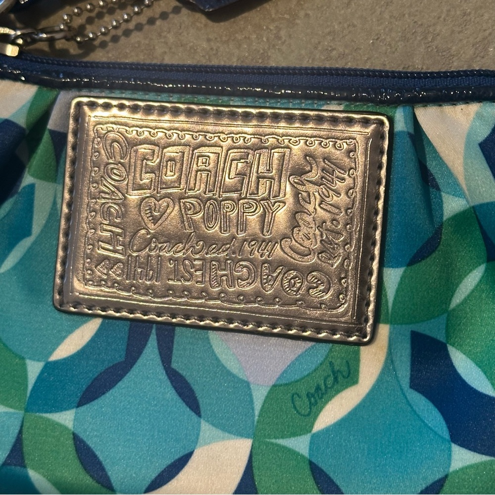 Coach Poppy Wristlet - Picture 4 of 7